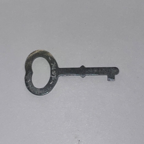 Lane Vintage Mini Jewelry Box Key Replacement - Picture 3 of 7